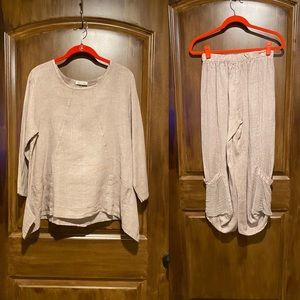 NWOT Taupe Linen 2pc top & cropped pants.